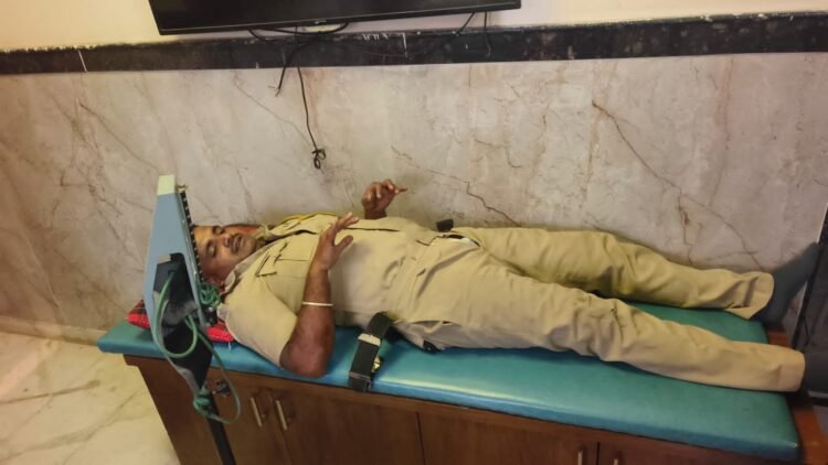 ‘११२’ च्या कॉलवर मदतीला धावणाऱ्या पोलीस कर्मचाऱ्याचा अपघात; उपचारासाठी रुग्णालयात दाखल