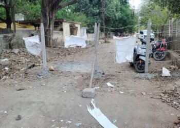 ४० वर्षांचा रस्ता अचानक जि.प.चा कसा झाला? अध्यक्षांच्या मनमानीला ठाकरे गटाचा दणका, समतानगरचा रस्ता पुन्हा मोकळा!