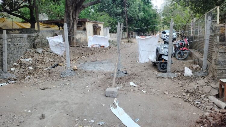 ४० वर्षांचा रस्ता अचानक जि.प.चा कसा झाला? अध्यक्षांच्या मनमानीला ठाकरे गटाचा दणका, समतानगरचा रस्ता पुन्हा मोकळा!