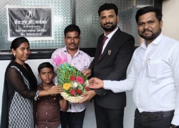 कायदा हरला, लेकाचा ‘निकाल’ जिंकला! ८ वर्षांच्या पोराच्या एका वाक्याने आई-बापाचा ३ वर्षांचा ‘इगो’ एका सेकंदात ‘शून्य’