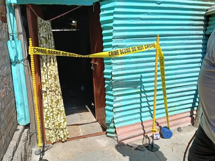 बेरडवाडीत हादरवणारी घटना: पतीने केली पत्नी आणि ८ वर्षीय चिमुकलीची कुऱ्हाडीने वार करून निर्घृण हत्या