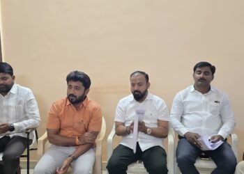 तुळजापुरात १५६ कोटींचा रस्ते घोटाळा; महाविकास आघाडीचा गंभीर आरोप, कंत्राटदाराने बनावट कागदपत्रे वापरल्याचा दावा