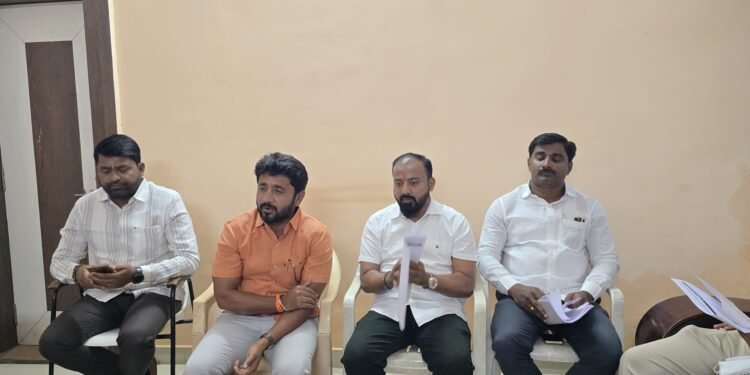 तुळजापुरात १५६ कोटींचा रस्ते घोटाळा; महाविकास आघाडीचा गंभीर आरोप, कंत्राटदाराने बनावट कागदपत्रे वापरल्याचा दावा