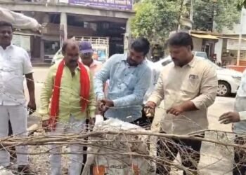 ४० वर्षांचा रस्ता अचानक जि.प.चा कसा झाला? अध्यक्षांच्या मनमानीला ठाकरे गटाचा दणका, समतानगरचा रस्ता पुन्हा मोकळा!