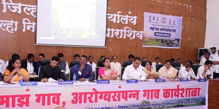 धाराशिव जिल्हा नियोजन समितीची बैठक: भगव्या ध्वजावरून अधिकाऱ्यांना धारेवर धरले..