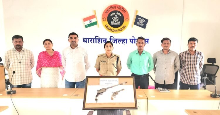 दोन गावठी कट्टे अन् चोरीच्या दुचाकीसह एकास अटक; स्थानिक गुन्हे शाखेची मोठी कारवाई
