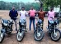 धाराशिव बसस्थानक परिसरातून मोटारसायकल चोरणारे २ आरोपी स्थानिक गुन्हे शाखेच्या जाळ्यात; ४ गाड्या जप्त