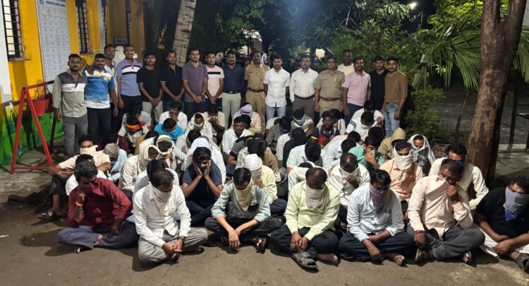 कळंबमधील हायप्रोफाईल जुगार अड्ड्यावर पोलिसांचा छापा; ५९ जणांवर गुन्हे, २० लाखांचा मुद्देमाल जप्त