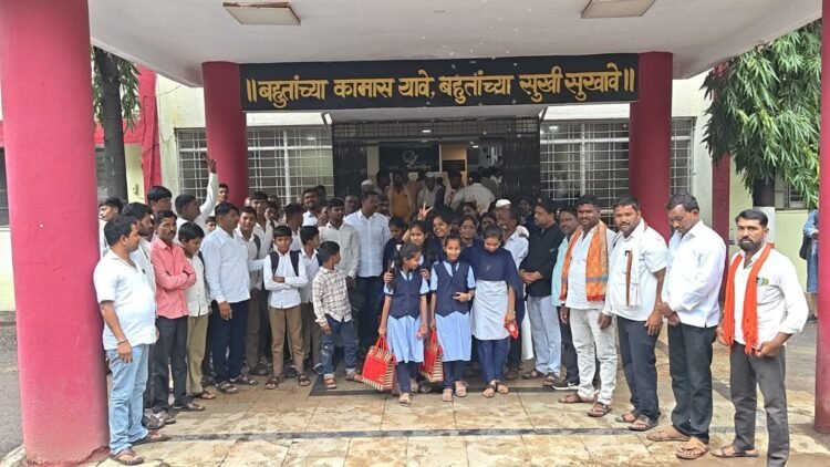 सोनारीच्या विद्यार्थ्यांचे आंदोलन यशस्वी; जिल्हा परिषदेत आंदोलनानंतर शिक्षक नियुक्तीचा आदेश