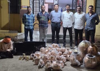 जळकोट येथील भांड्यांच्या दुकानातील चोरीचा उलगडा