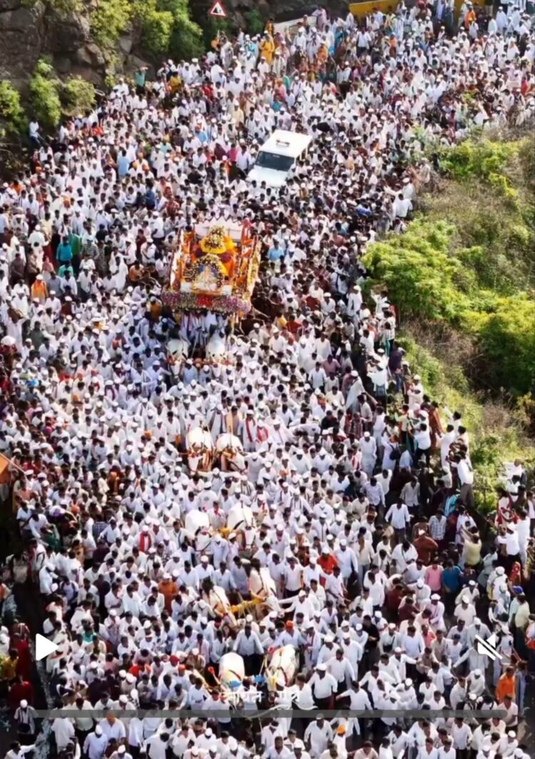 पंढरीची वारी आपणास काय शिकवते?