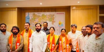 ठाकरे गटाला धक्का; धाराशिवच्या चार नगरसेवकांचा शिवसेना शिंदे गटात प्रवेश