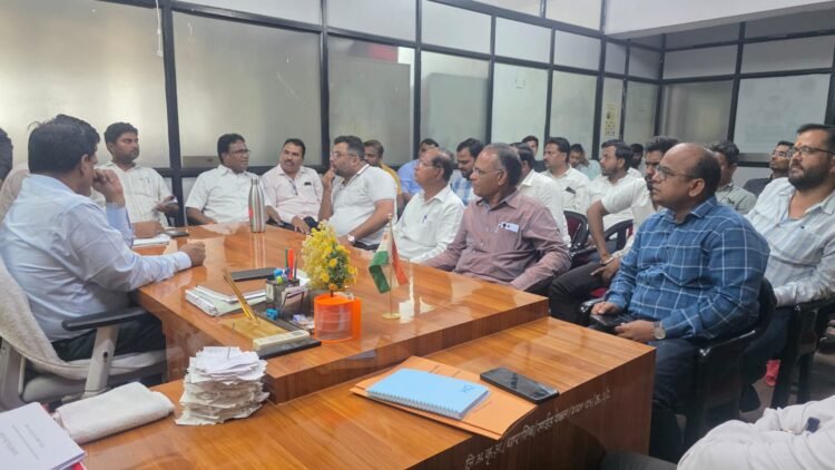 खताच्या असमान वितरणावर कृषी विभागाची बैठक; लिंकिंगविरोधात शेतकरी संघटना आक्रमक