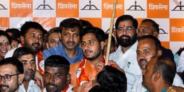 साहेबांच्या ‘डिक्टेटरशिप’ला गळती; रोचकरींचा ‘शिंदे’ गटात प्रवेश, शेटेंचे शिवबंधन अन् कोळगेंना ‘लॉलीपॉप’!