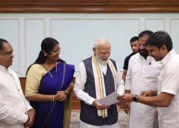 पंतप्रधान मोदींची भेट घेत ओमराजे निंबाळकरांनी मांडल्या धाराशिवच्या विकासाच्या मागण्या