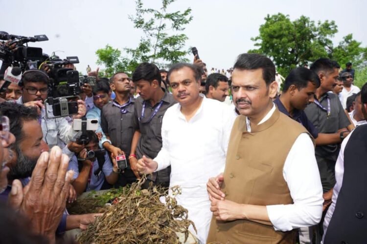 टेबलावरचा दुष्काळ आणि बांधावरची दडपशाही!
