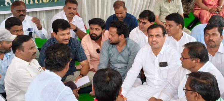 शिक्षक दिनीच गुरुजींचे उपोषण! ‘माऊलीं’ची धावपळ अन् ‘लेखी’ आश्वासनाशिवाय माघार नाही!