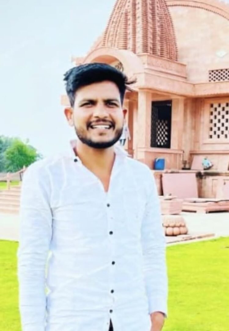 पुण्यात एमपीएससीची तयारी करणाऱ्या परंड्यातील तरुणाची आर्थिक विवंचनेतून आत्महत्या