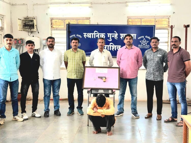 भाटसांगवी पाटीजवळ स्थानिक गुन्हे शाखेची धडक कारवाई; गावठी पिस्तूल व जिवंत काडतुसासह एकास रंगेहात पकडले