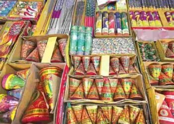 तेरखेडा फटाका उद्योगाला दणका; ‘भवानी फायर वर्क्स’चे उत्पादन जिल्हाधिकाऱ्यांच्या आदेशापर्यंत बंद!